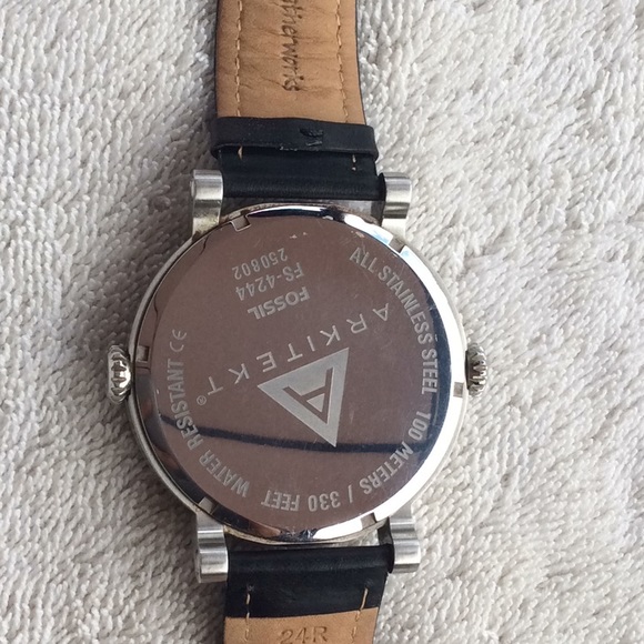 Big Face Fossil Watch, black leather band - Picture 3 of 7